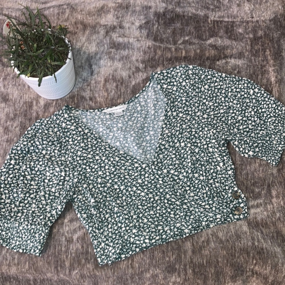 American Eagle green floral crop top XS